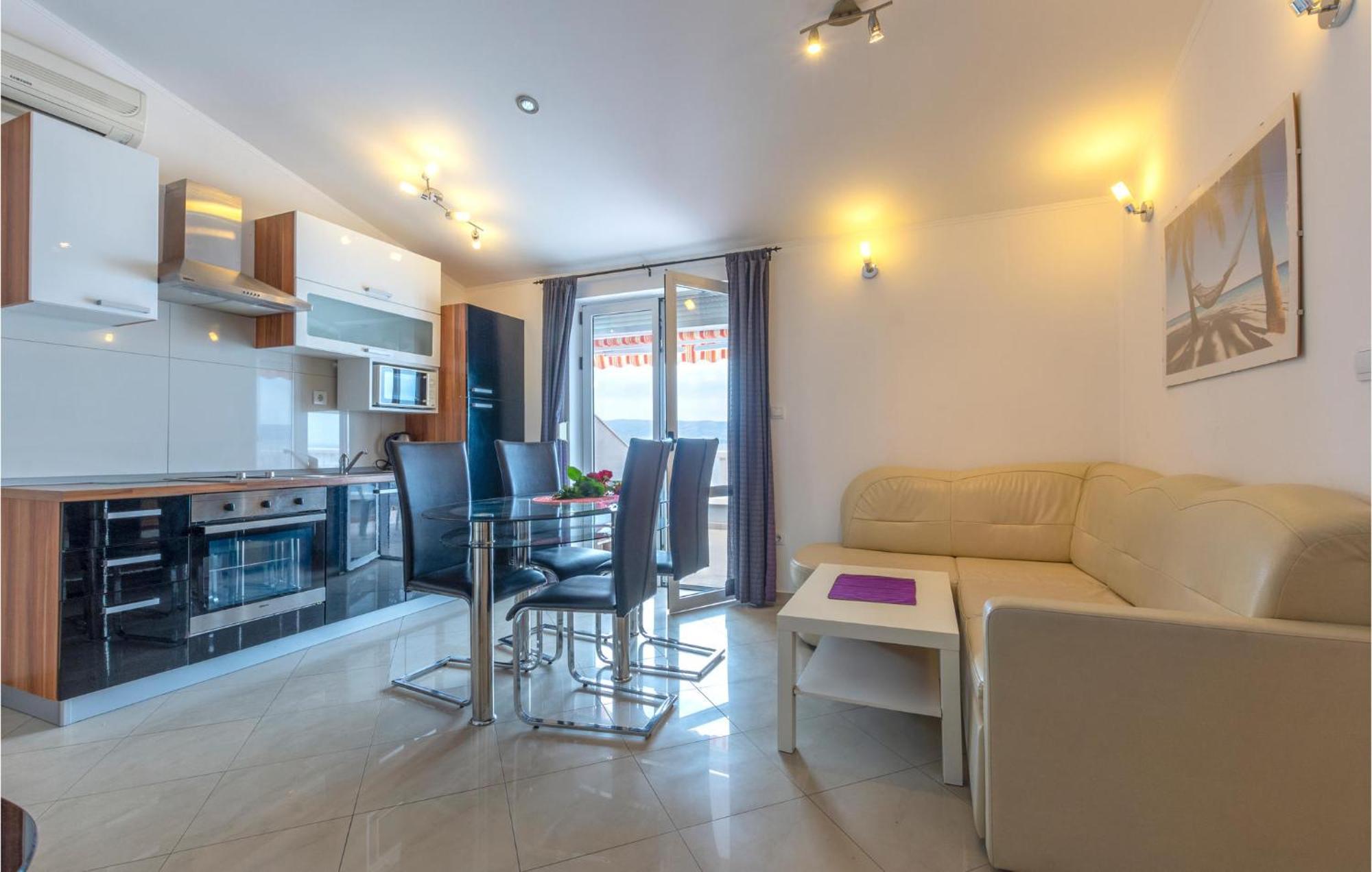 1 Bedroom Gorgeous Apartment In Jesenice المظهر الخارجي الصورة